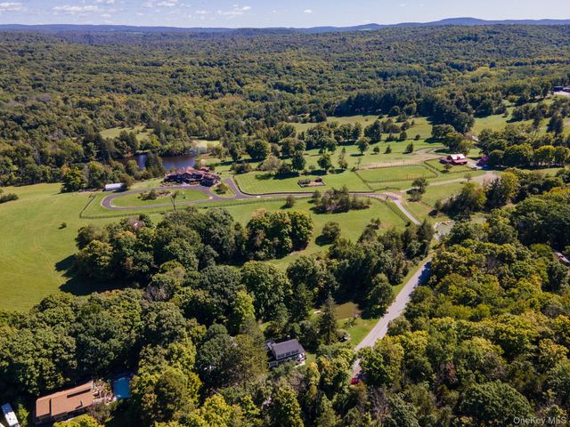 145 Drake Road, Pleasant Valley, NY 12569