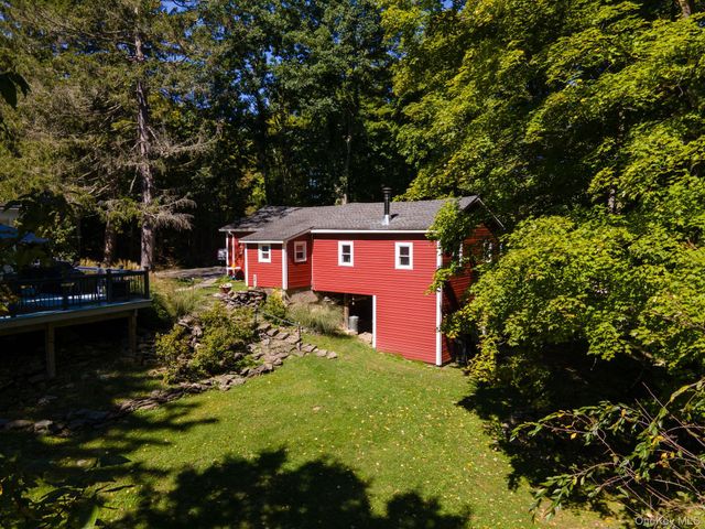 145 Drake Road, Pleasant Valley, NY 12569
