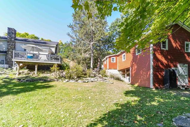145 Drake Road, Pleasant Valley, NY 12569