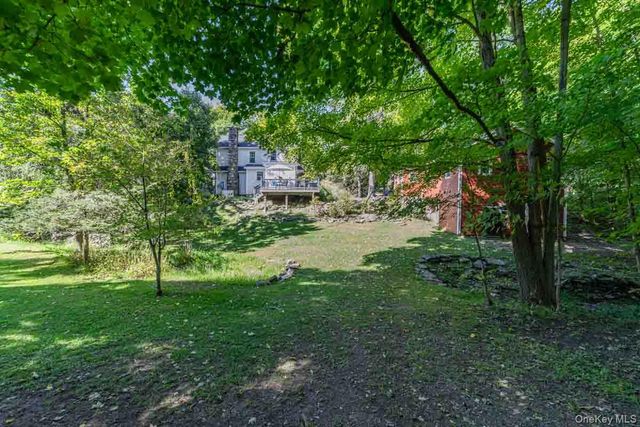 145 Drake Road, Pleasant Valley, NY 12569