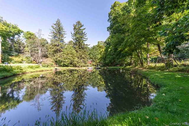 145 Drake Road, Pleasant Valley, NY 12569