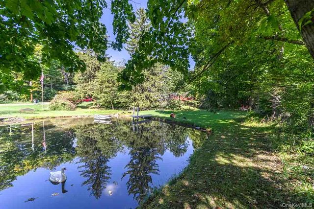 145 Drake Road, Pleasant Valley, NY 12569