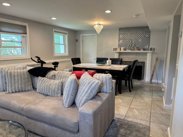137 Pierce St, West Boylston, MA 01583