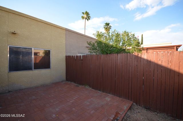 8357 E Ave De Las Pampas, Tucson, AZ 85710