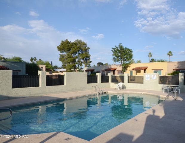 8357 E Ave De Las Pampas, Tucson, AZ 85710