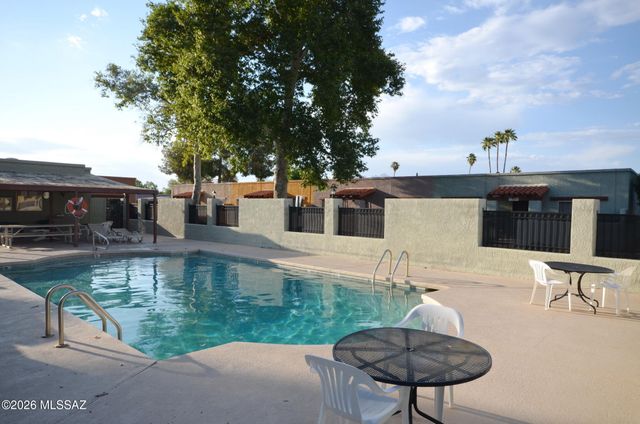8357 E Ave De Las Pampas, Tucson, AZ 85710