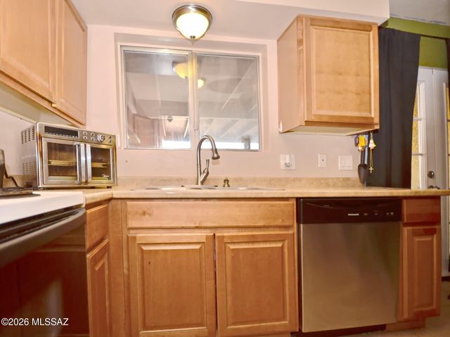 8357 E Ave De Las Pampas, Tucson, AZ 85710
