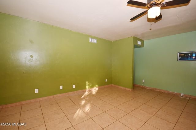 8357 E Ave De Las Pampas, Tucson, AZ 85710