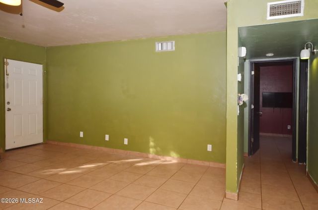 8357 E Ave De Las Pampas, Tucson, AZ 85710