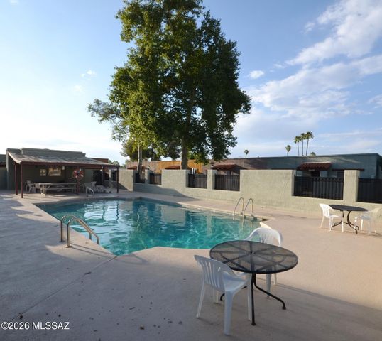 8357 E Ave De Las Pampas, Tucson, AZ 85710