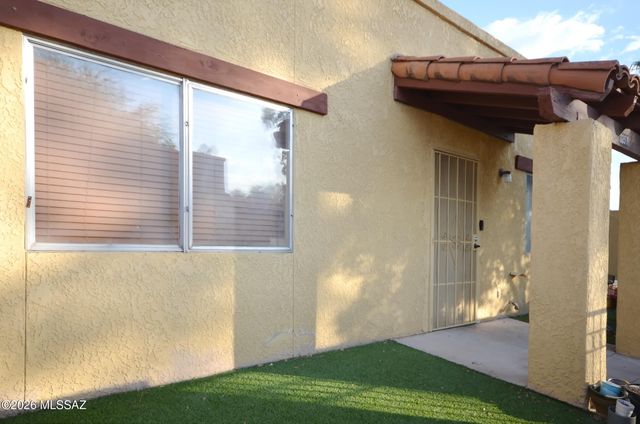 8357 E Ave De Las Pampas, Tucson, AZ 85710