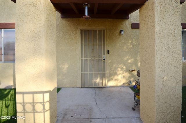 8357 E Ave De Las Pampas, Tucson, AZ 85710
