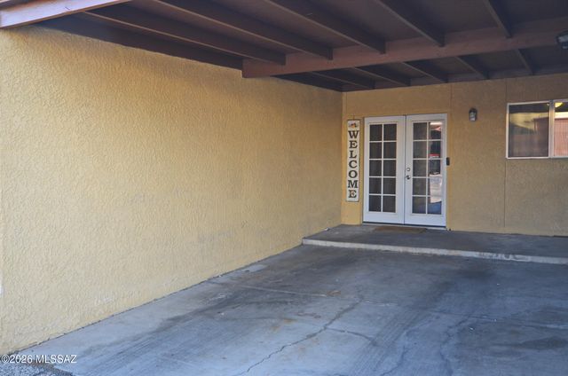 8357 E Ave De Las Pampas, Tucson, AZ 85710