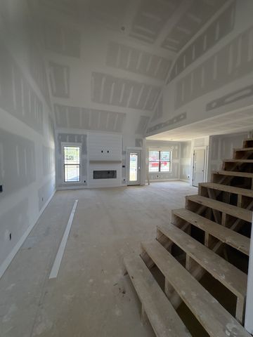 1501 Riggins Dr, Clarksville, TN 37042