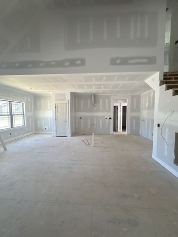 1501 Riggins Dr, Clarksville, TN 37042