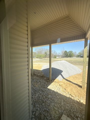 1501 Riggins Dr, Clarksville, TN 37042