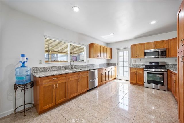 2417 Chester Lane, Bakersfield, CA 93304