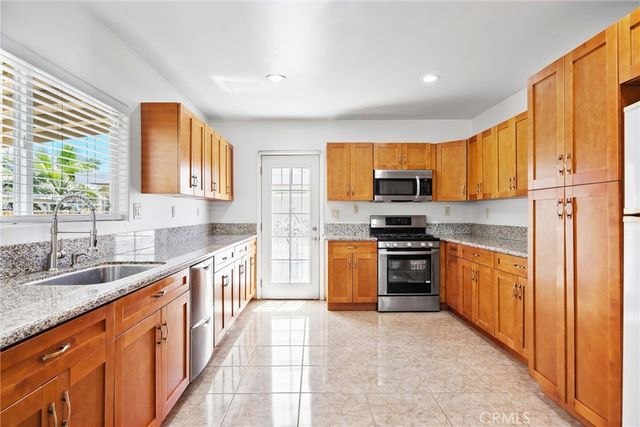 2417 Chester Lane, Bakersfield, CA 93304