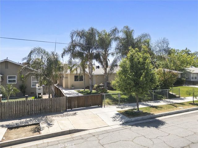 2417 Chester Lane, Bakersfield, CA 93304