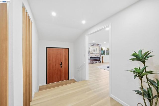 4884 Larimer Way, Castro Valley, CA 94546