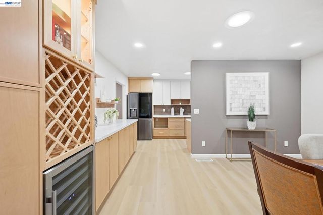 4884 Larimer Way, Castro Valley, CA 94546
