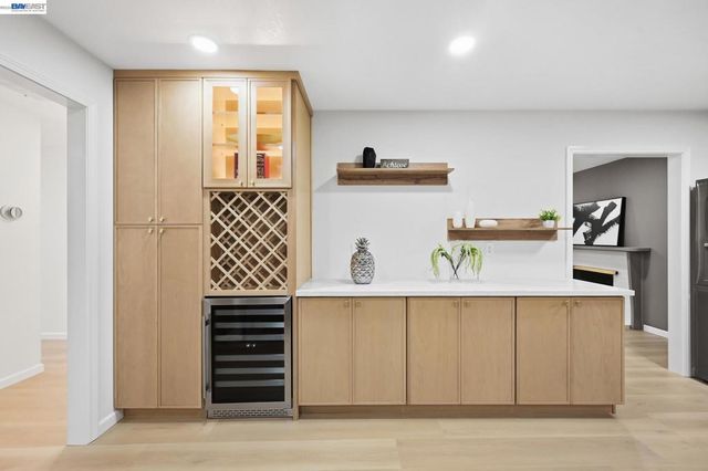 4884 Larimer Way, Castro Valley, CA 94546
