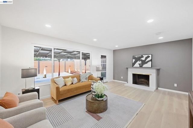 4884 Larimer Way, Castro Valley, CA 94546