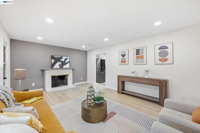 4884 Larimer Way, Castro Valley, CA 94546