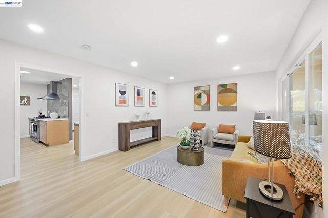 4884 Larimer Way, Castro Valley, CA 94546