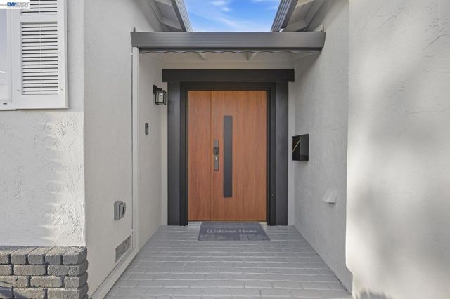 4884 Larimer Way, Castro Valley, CA 94546