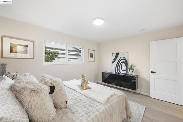 4884 Larimer Way, Castro Valley, CA 94546