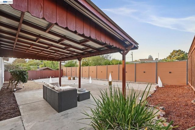 4884 Larimer Way, Castro Valley, CA 94546