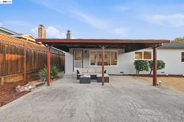 4884 Larimer Way, Castro Valley, CA 94546