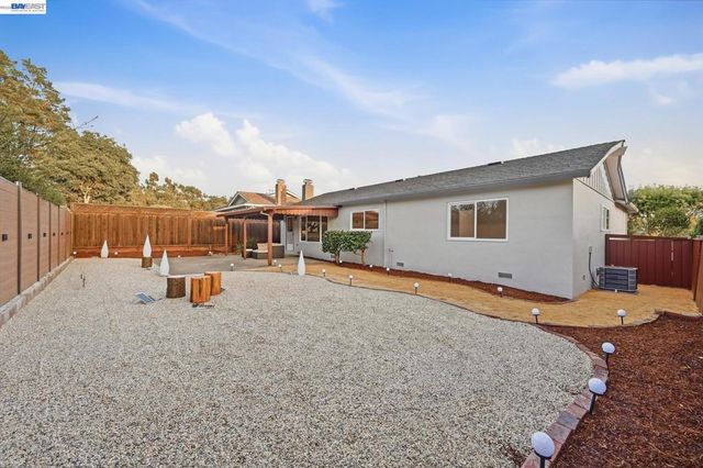 4884 Larimer Way, Castro Valley, CA 94546