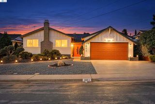 4884 Larimer Way, Castro Valley, CA 94546
