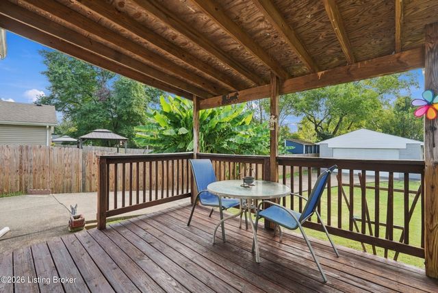 177 Springwood Dr, Louisville, KY 40229