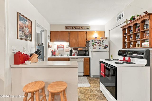 177 Springwood Dr, Louisville, KY 40229