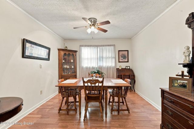 177 Springwood Dr, Louisville, KY 40229