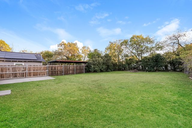 1216 E Powell Avenue, Fort Worth, TX 76104