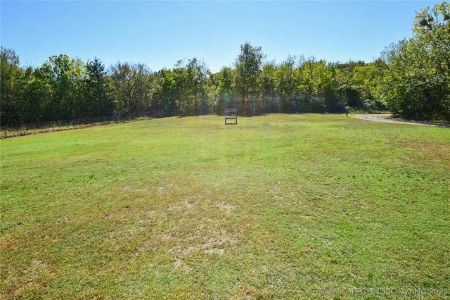 16700 N Spears Road, Tahlequah, OK 74464