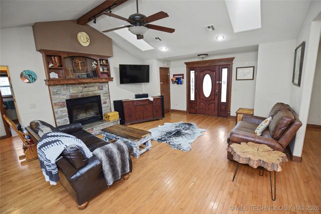 16700 N Spears Road, Tahlequah, OK 74464