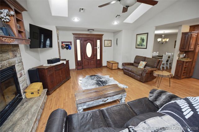 16700 N Spears Road, Tahlequah, OK 74464