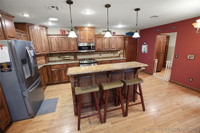 16700 N Spears Road, Tahlequah, OK 74464