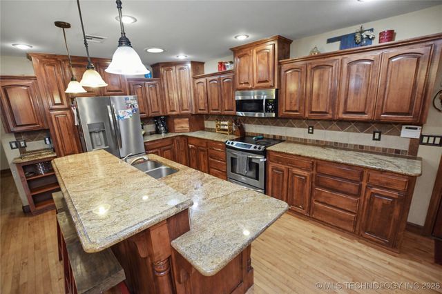 16700 N Spears Road, Tahlequah, OK 74464