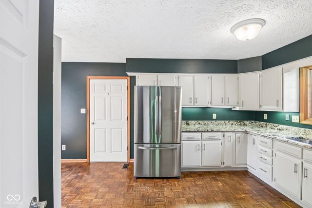 5214 Fawn Hill Court, Indianapolis, IN 46226