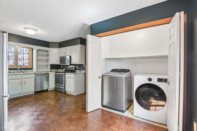 5214 Fawn Hill Court, Indianapolis, IN 46226