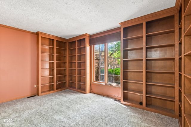 5214 Fawn Hill Court, Indianapolis, IN 46226