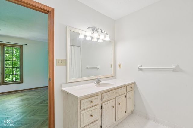 5214 Fawn Hill Court, Indianapolis, IN 46226