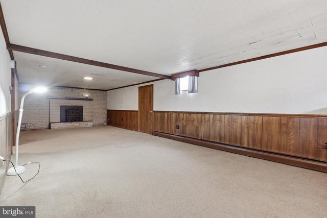 5893 AMBAU RD, Spring Grove, PA 17362