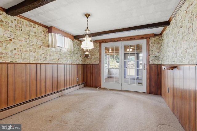 5893 AMBAU RD, Spring Grove, PA 17362